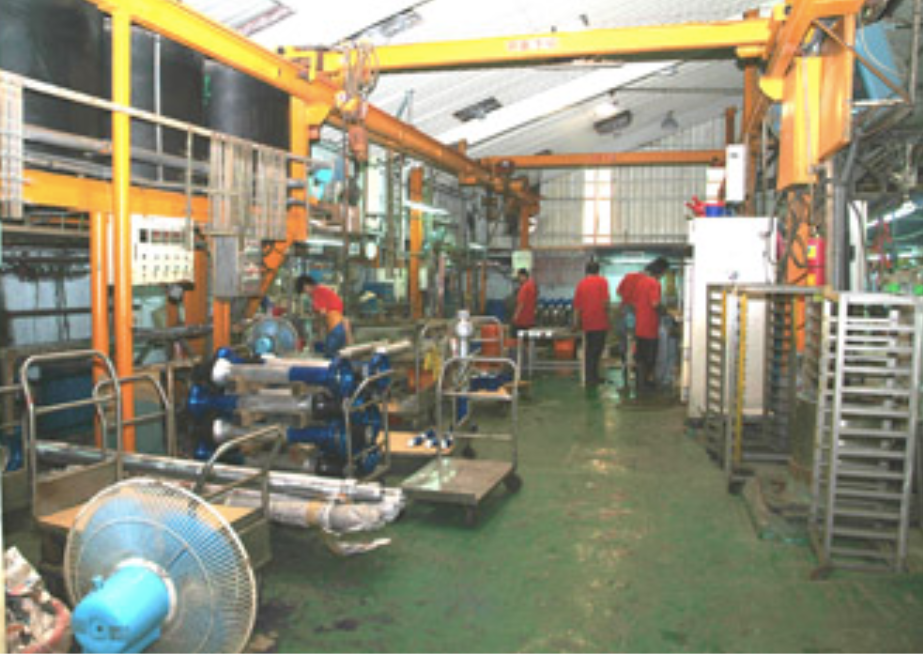 人工生產線 人工鍍銀產線操作現場 – 中大型產品處理